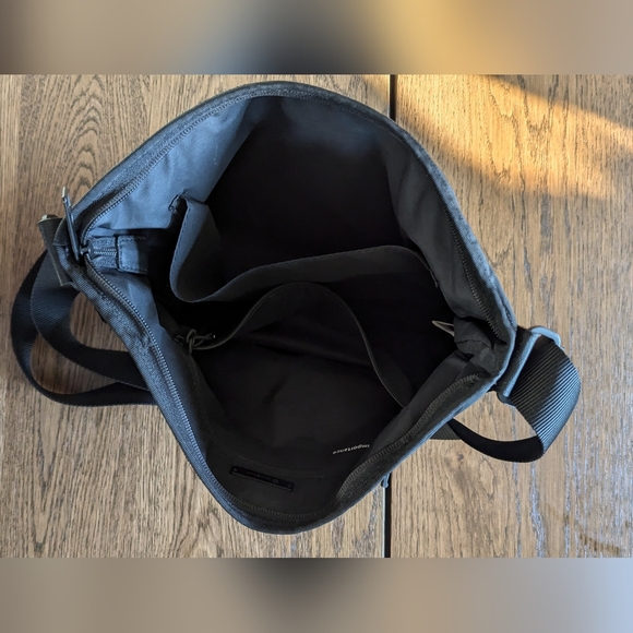 lululemon | City Adventurer Shoulder Bag - Picture 3 of 5